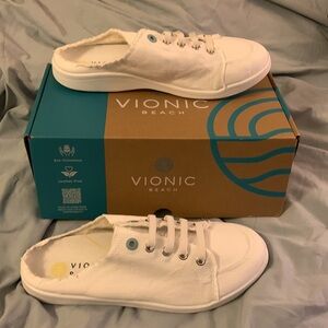 NIB.VIONIC BEACH BREEZE.WHITE.CANVAS. Woman’s 8